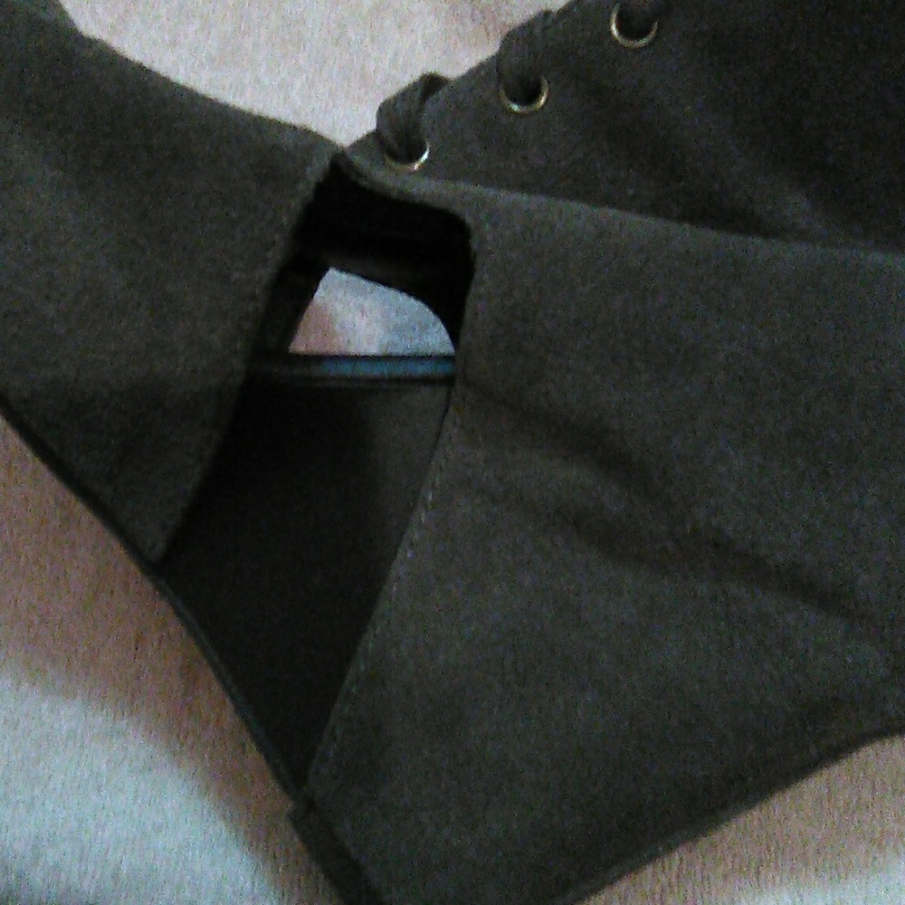 Shoes - Picture 4 of 7